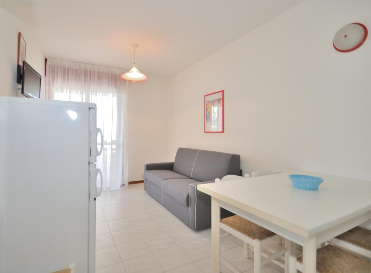 Condominio Nautilus Бибионе Екстериор снимка