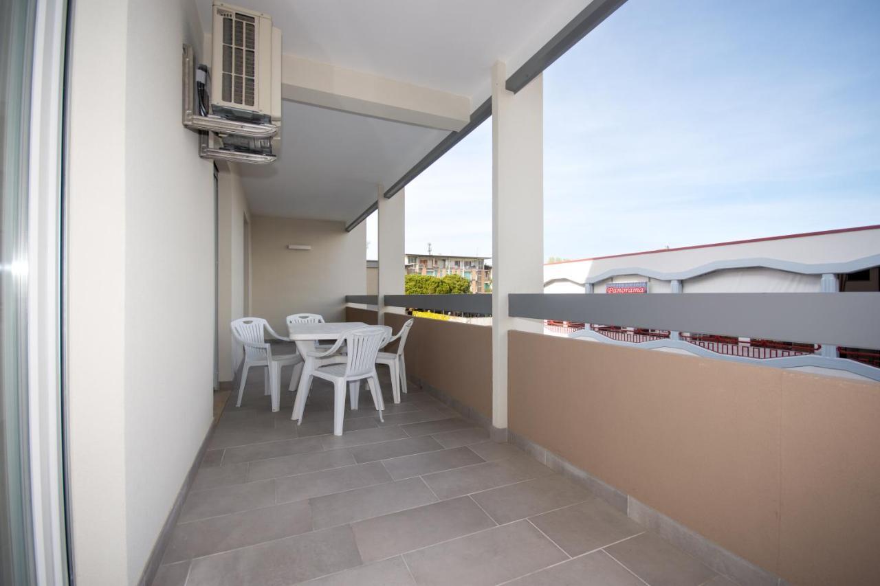 Condominio Nautilus Бибионе Екстериор снимка